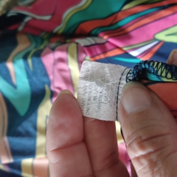 J. Valdi Women's 70s Printed Dress deep V Neck  Size M, stretchy, 20" ptp - Picture 6 of 7